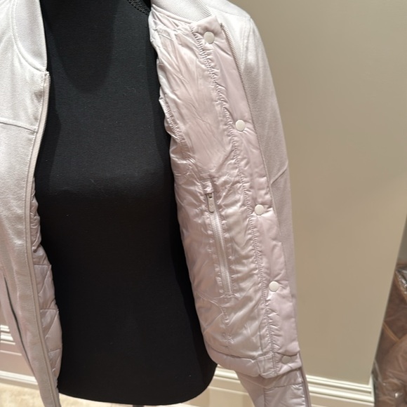 A brand new Roam Far 3-in-1 Bomber from Lululemon - Picture 2 of 4